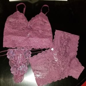 Victoria's Secret Intimates & Sleepwear - Victoria's Secrets Vintage lace set Victoria's Secret Intimates & Sleepwear - Victoria's Secrets Vintage lace set